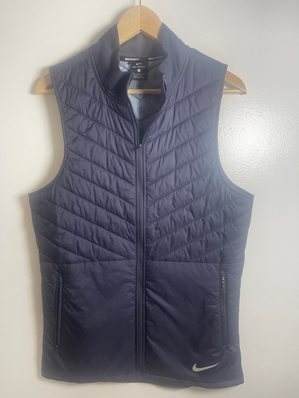 Nike Women’s Dark Navy Quilted Puffer Vest Size: S